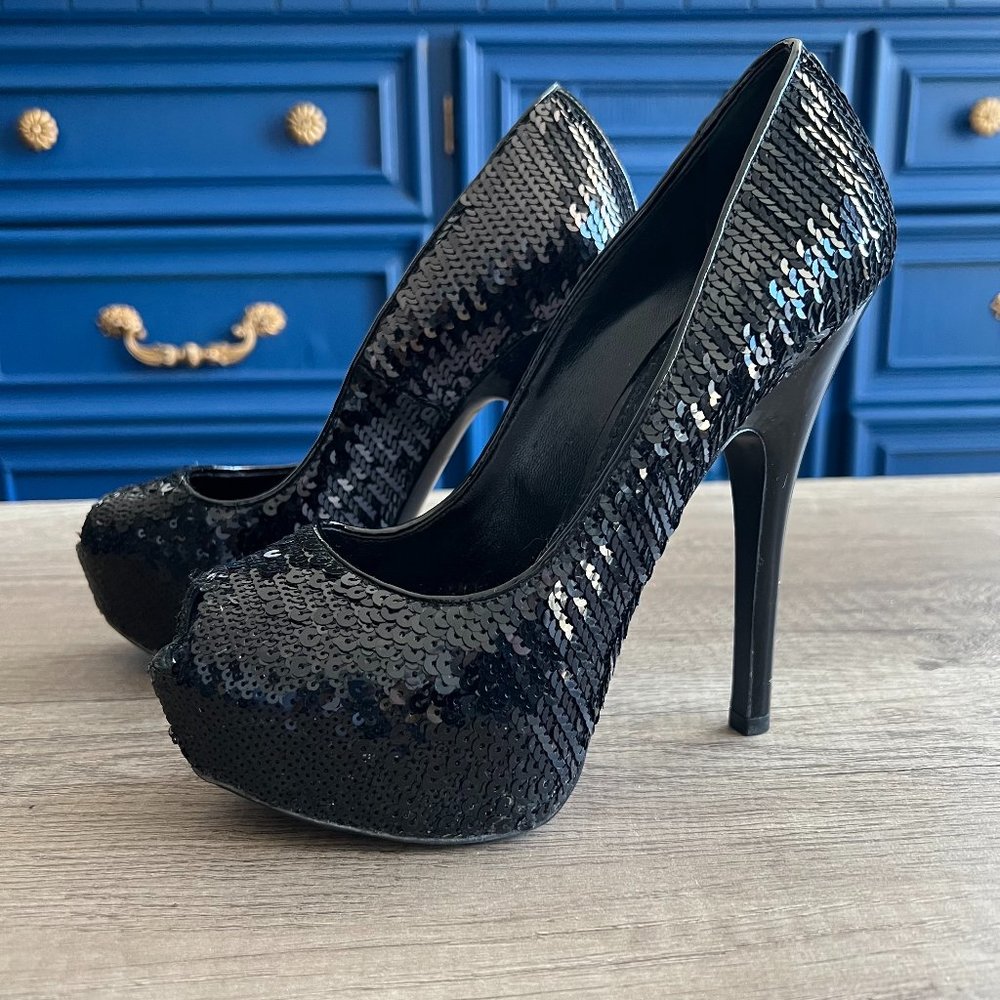 Louis Vuitton Sequin Pumps
